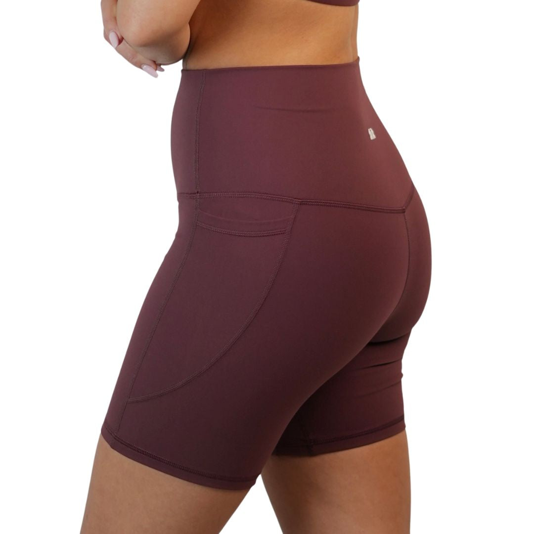 SHE RISES YOGA SHORTS